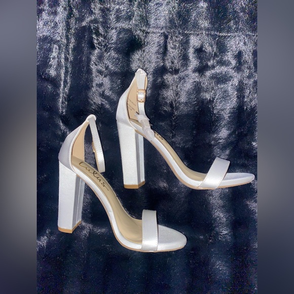 Lulus - Taylor Ivory Satin Ankle Strap Heels - Size 5 - NWOT - Picture 2 of 9